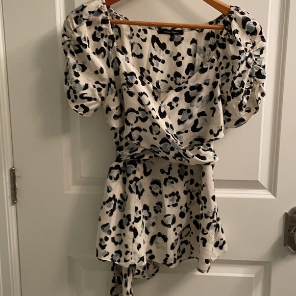 Nanette Lepore leopard print silk wrap top - Picture 5 of 11